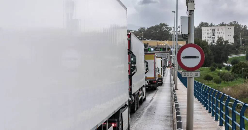 Transporte cross-border de carga: desafios e soluções